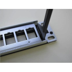 PANEL VACIO DE 19´´ PARA 24 PUERTOS 1U AMP